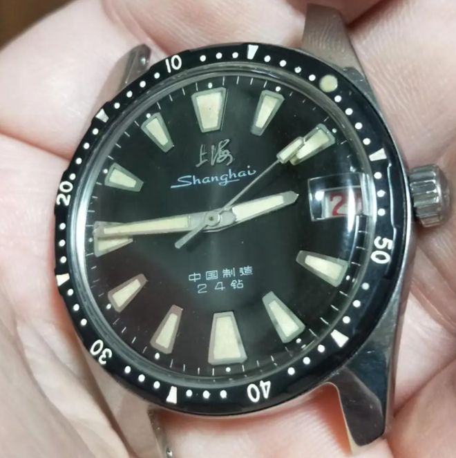 “废品”卖最贵价值3602万中国绝版5款老手表找到别当(图10)