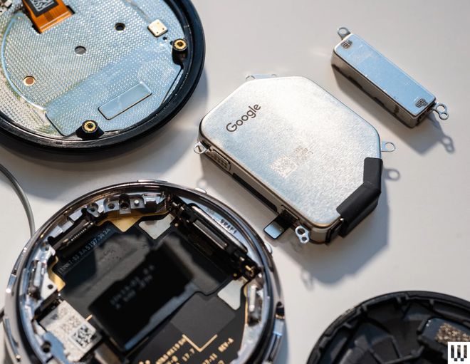 手表拆解：统一 T2 螺丝13 分钟换屏谷歌 Pixel Watch 4 智能(图1)