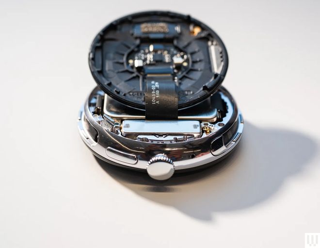 手表拆解:统一 T2 螺丝13 分钟换屏谷歌 Pixel Watch 4 智能(图2) 手表拆解:统一 T2 螺丝13 分钟换屏谷歌 Pixel Watch 4 智能(图2)