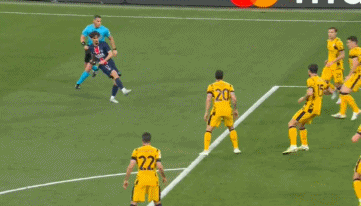 年欧冠圆梦加冕4冠王喜极而泣5-0夺冠！巴黎创历史：55(图3)