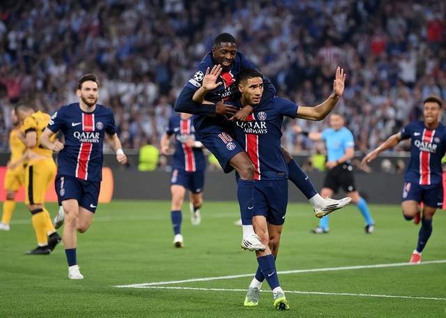 年欧冠圆梦加冕4冠王喜极而泣5-0夺冠！巴黎创历史：55(图4)