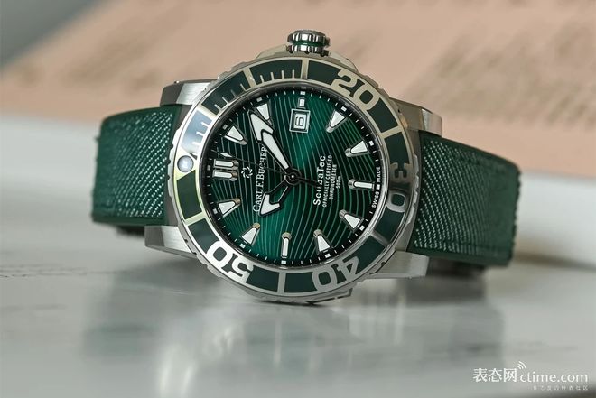 性能兼具堪称今夏最“浪”潜水表！预算8k起这6块表耐用扛造颜值(图2)