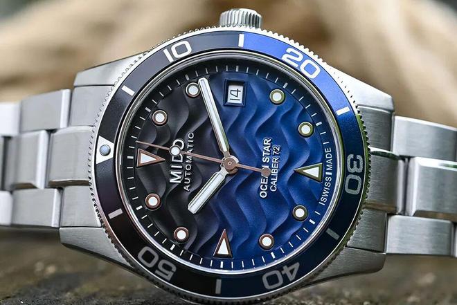 性能兼具堪称今夏最“浪”潜水表！预算8k起这6块表耐用扛造颜值(图5)