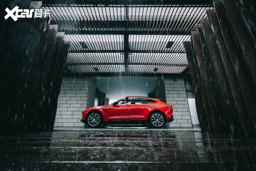 S6三亚试驾盛大开启新款阿斯顿·马丁DBX